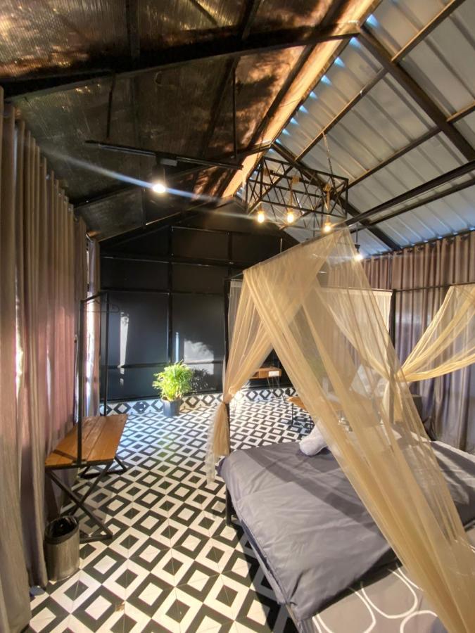 Glass House With Pvt Pool By Miracle Resort & Villa Lonavala Esterno foto