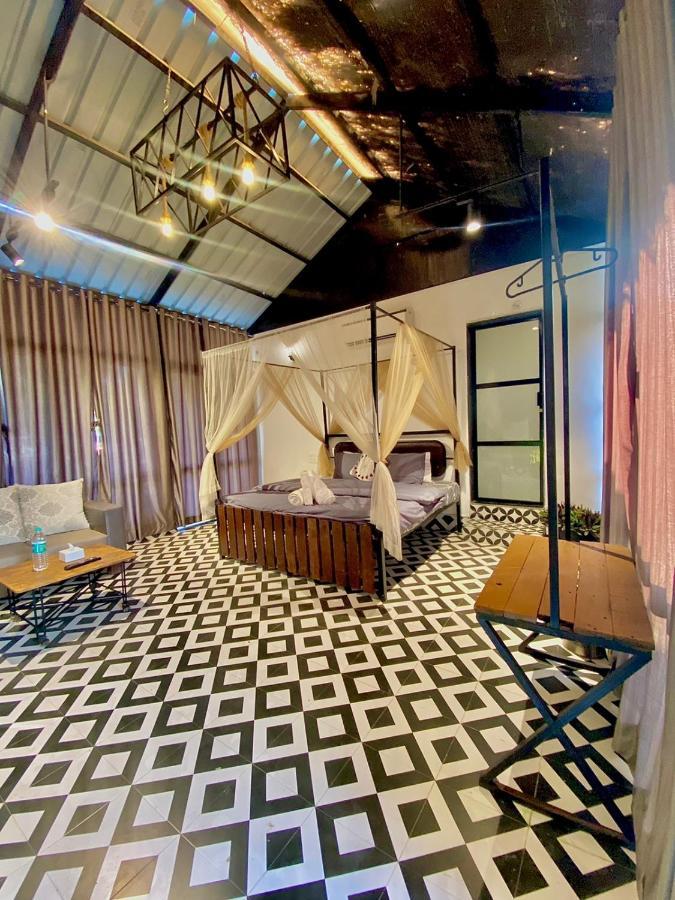 Glass House With Pvt Pool By Miracle Resort & Villa Lonavala Esterno foto