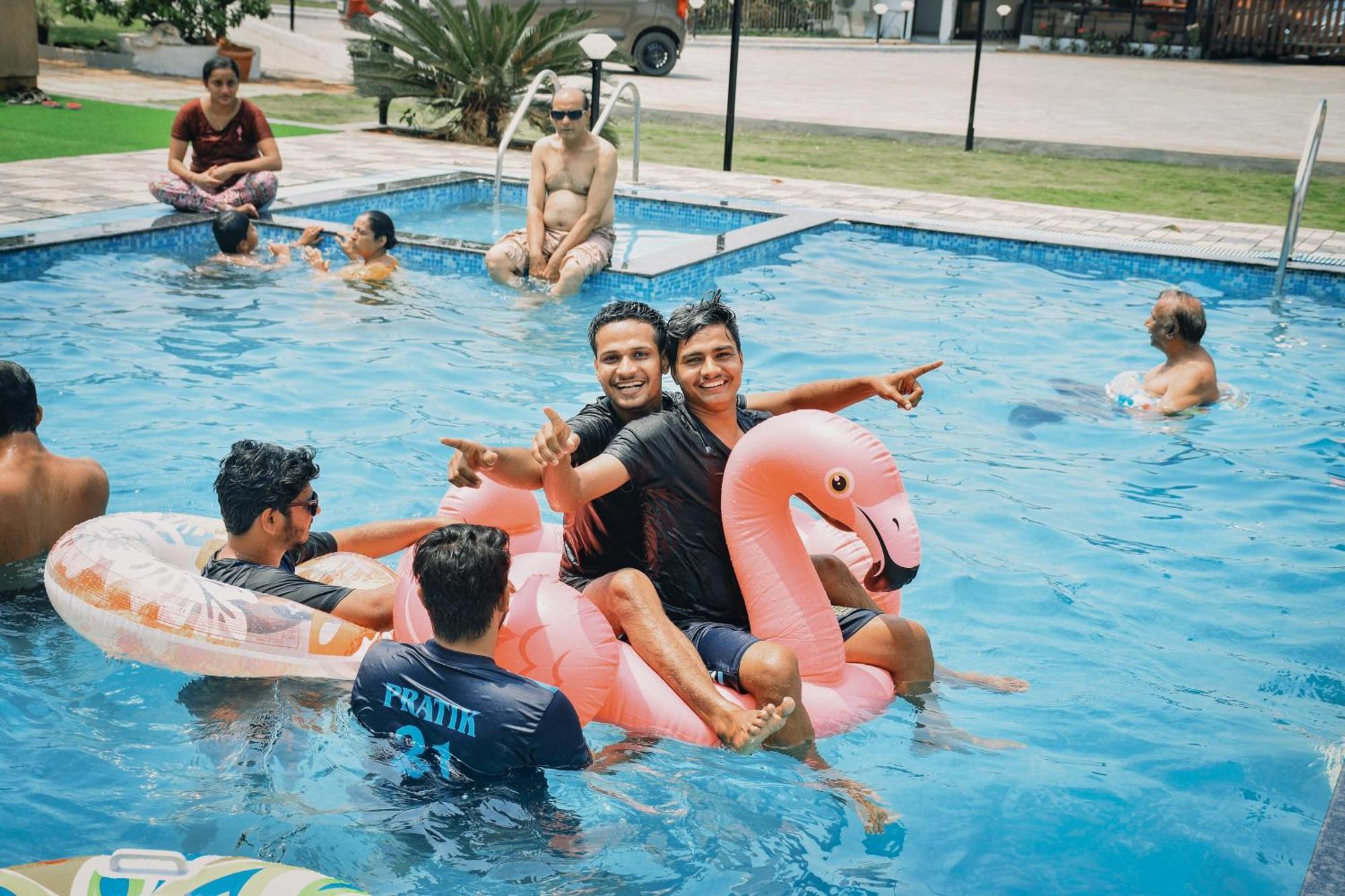 Glass House With Pvt Pool By Miracle Resort & Villa Lonavala Esterno foto
